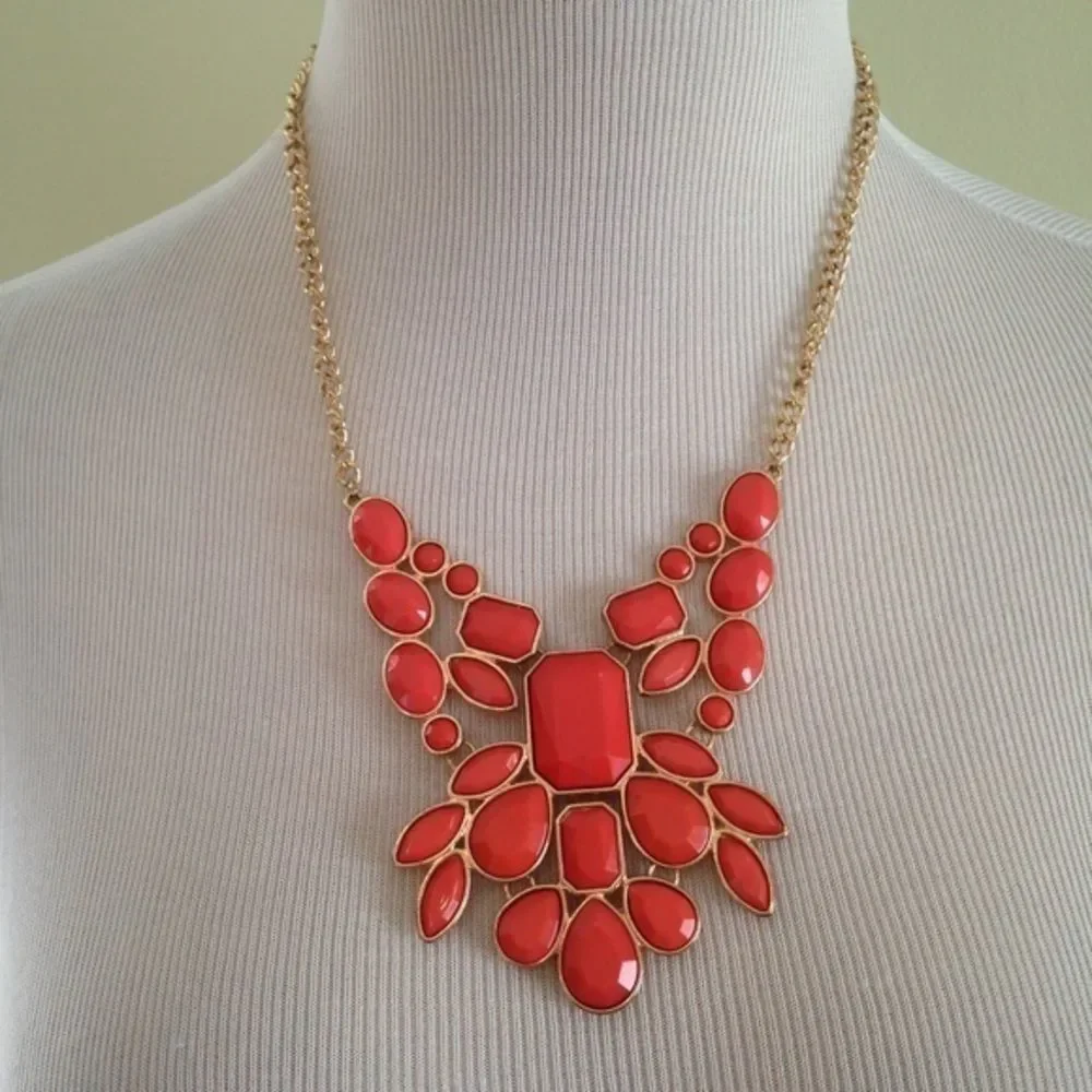 3 statement necklaces gold tone lot - Picture 3 of 6